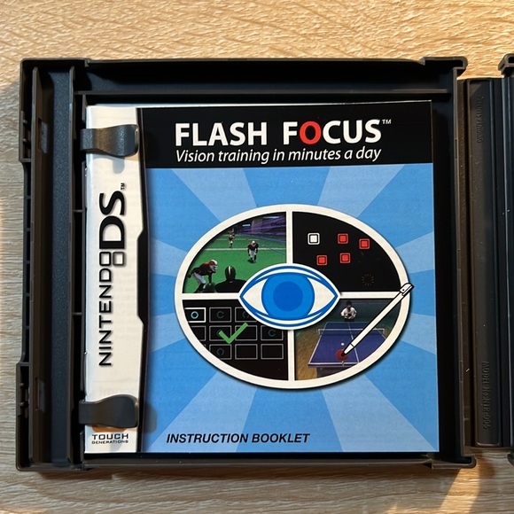 Nintendo Flash Focus Vision training in minutes a day w/ Case - Picture 4 of 5